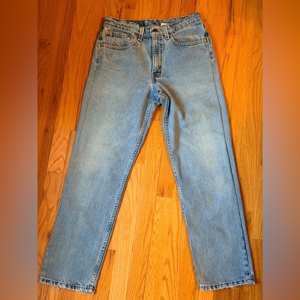 Vintage Levis 550 jeans. Medium/light wash, fits 27x29.